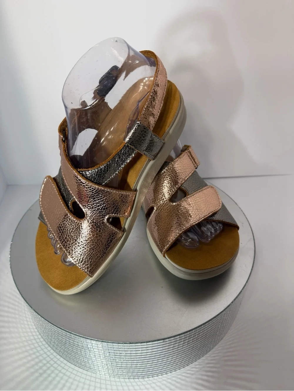 Women Metallic Rose Gold and Gray Adjustable Sandals size 7w